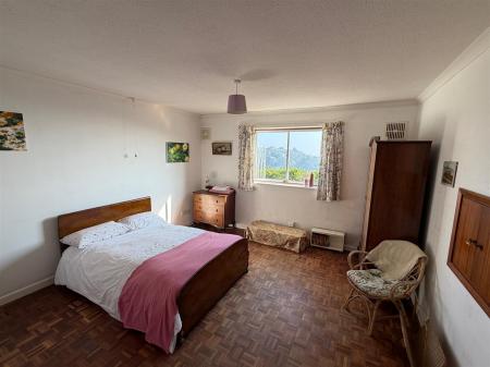 bedroom 3.jpg
