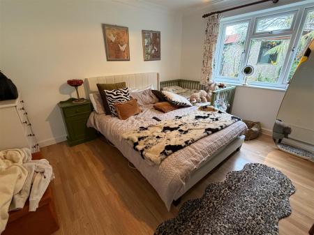 Bedroom 1.jpg