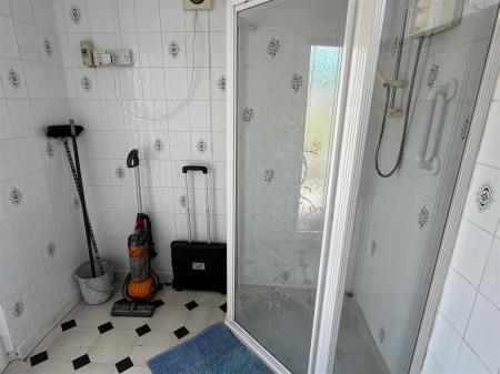 utility shower room.jpg