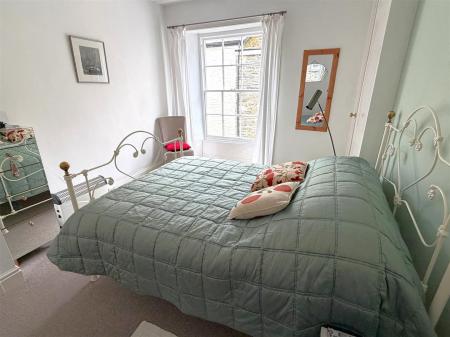 bed 2.jpg