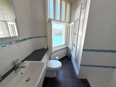 ensuite.jpeg