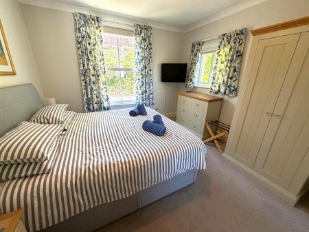 bedroom 1.jpeg