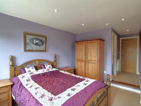 Bedroom 2 (2).jpg