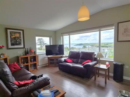 sitting area.jpg