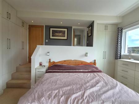 Principal bedroom 3.jpg
