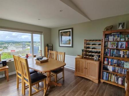 Dining area3.jpg