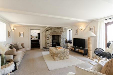 sitting room 2.jpg