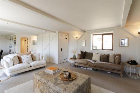 sitting room 3.jpg