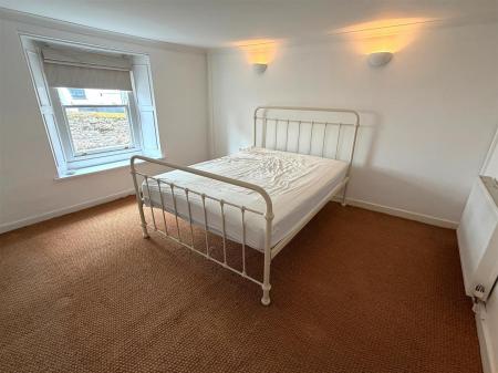 bed 1.jpg
