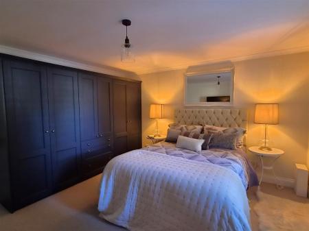 Principal bedroom 2.jpg