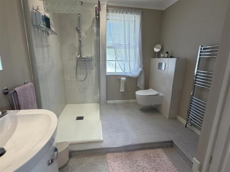 ensuite 1.jpeg