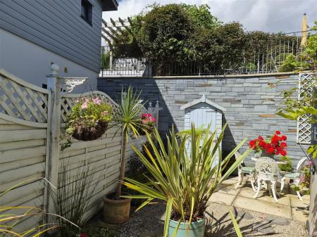 side garden