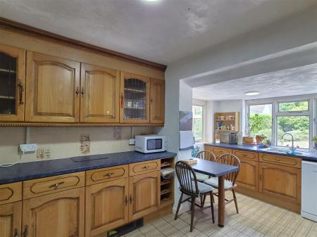 Kitchen 3.jpg