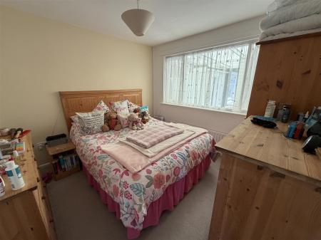 bedroom 1.jpeg