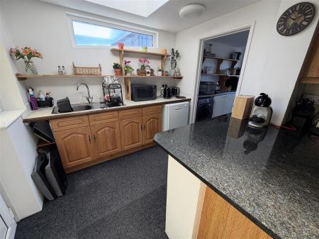 kitchen 2.jpeg