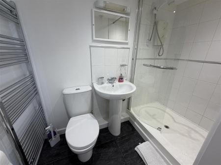 ensuite to bed 3.jpeg