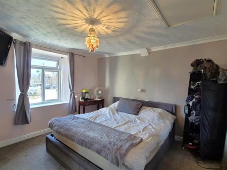 Principal bedroom