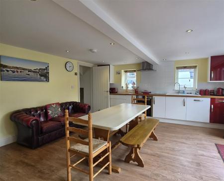 kitchen dining room 2.jpg