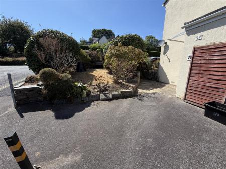 garden and parking.jpeg