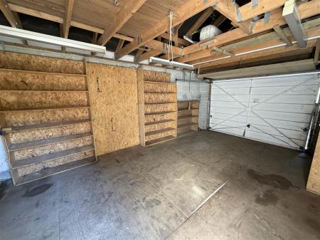 garage interior.jpeg