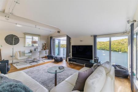 sitting room 2.jpg