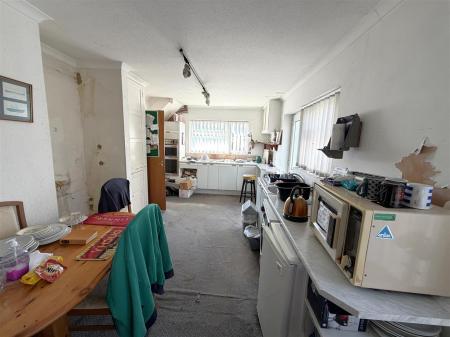 kitchen 3.jpeg