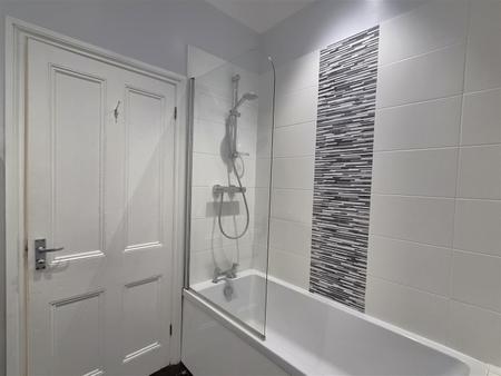 Bedroom ensuite