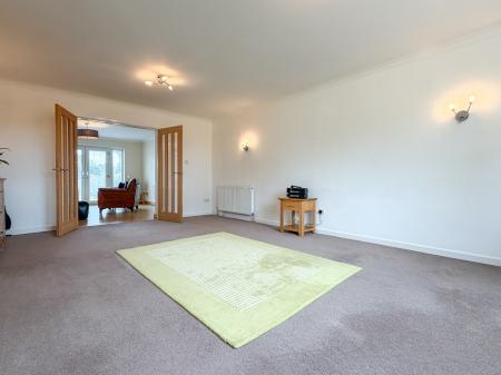 Media image 03