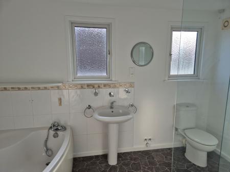 Bathroom 01