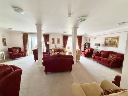 Communal Lounge.jpg