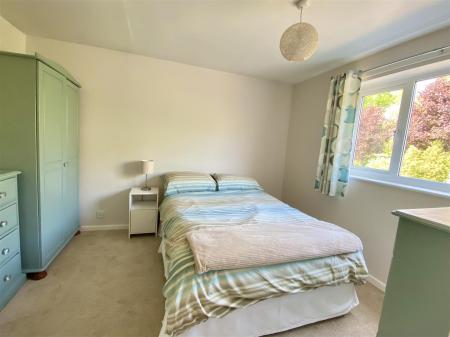 3 Adswood Grove-5.jpg