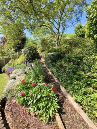 3 Adswood Grove-16.jpg