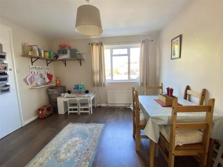 102 Whitchurch Road -2.jpg