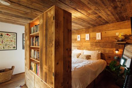 Cabin bedroom.jpg