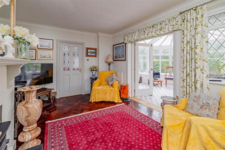 interior02.jpg