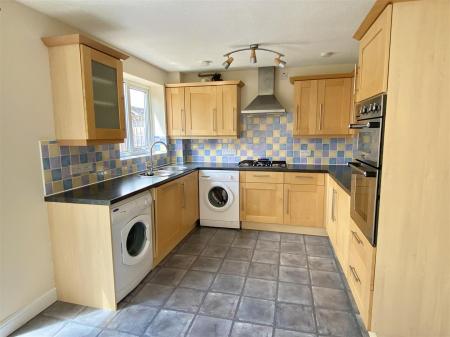 9 Chatwood Court-13.jpg