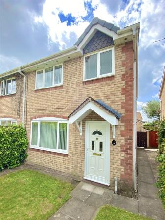 9 Chatwood Court-1.jpg