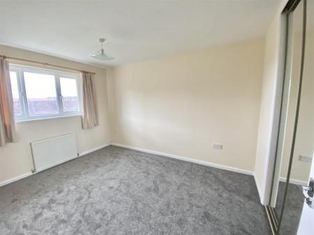 9 Chatwood Court-6.jpg