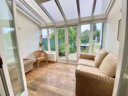 11 Bank Drive-10.jpg