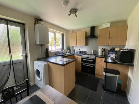 4 Walsham Close-3.jpg