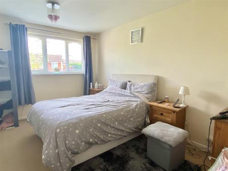 4 Walsham Close-7.jpg