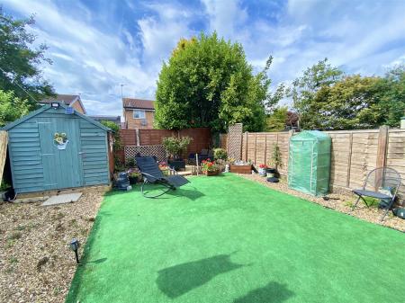 4 Walsham Close-5.jpg