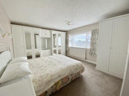 2 Ashfields Rd-18.jpg