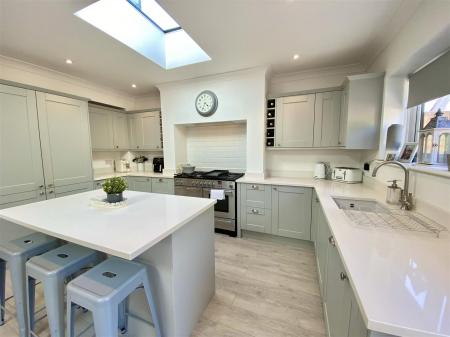 54 Mytton Oak Rd-10.jpg