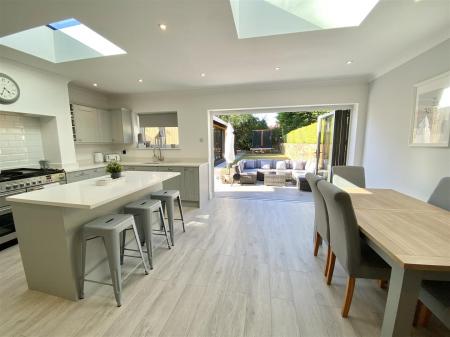 54 Mytton Oak Rd-3.jpg