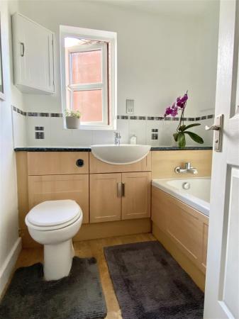 25 Sawstin Close-8.jpg