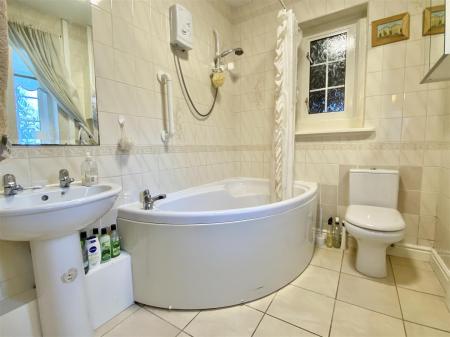 103 Harlescott Lane-18.jpg