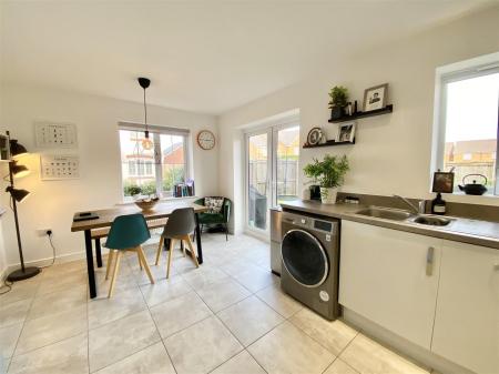 2 Bufton Close-4.jpg