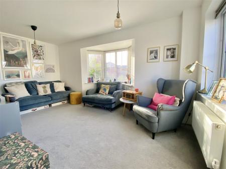 2 Bufton Close-10.jpg