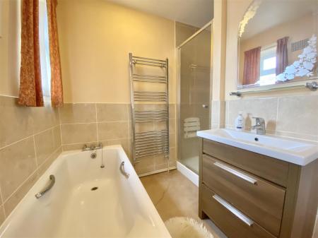 7 Grangefields Rd-7.jpg